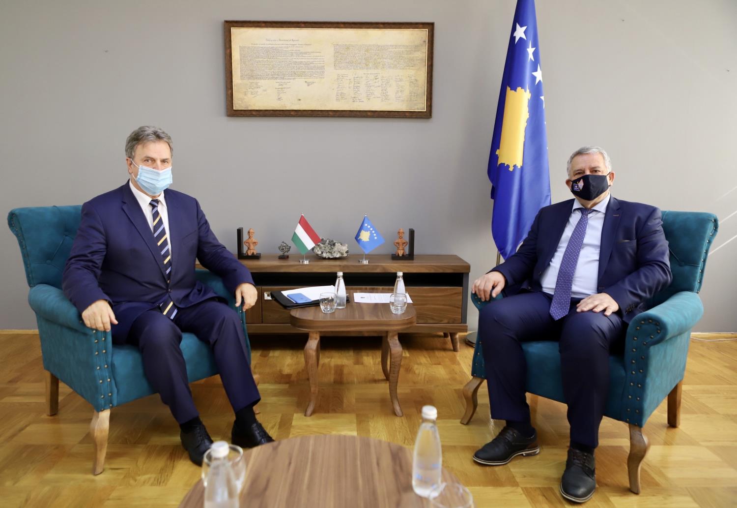 Ministri Veliu priti në takim ambasadorin e Hungarisë në Kosovë